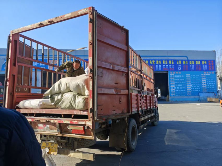 點擊查看詳細(xì)信息<br>標(biāo)題：發(fā)貨現(xiàn)場 閱讀次數(shù)：0