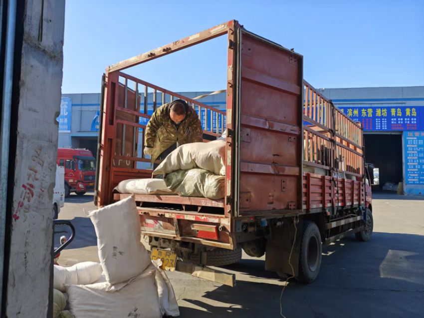 點擊查看詳細(xì)信息<br>標(biāo)題：發(fā)貨現(xiàn)場 閱讀次數(shù)：0