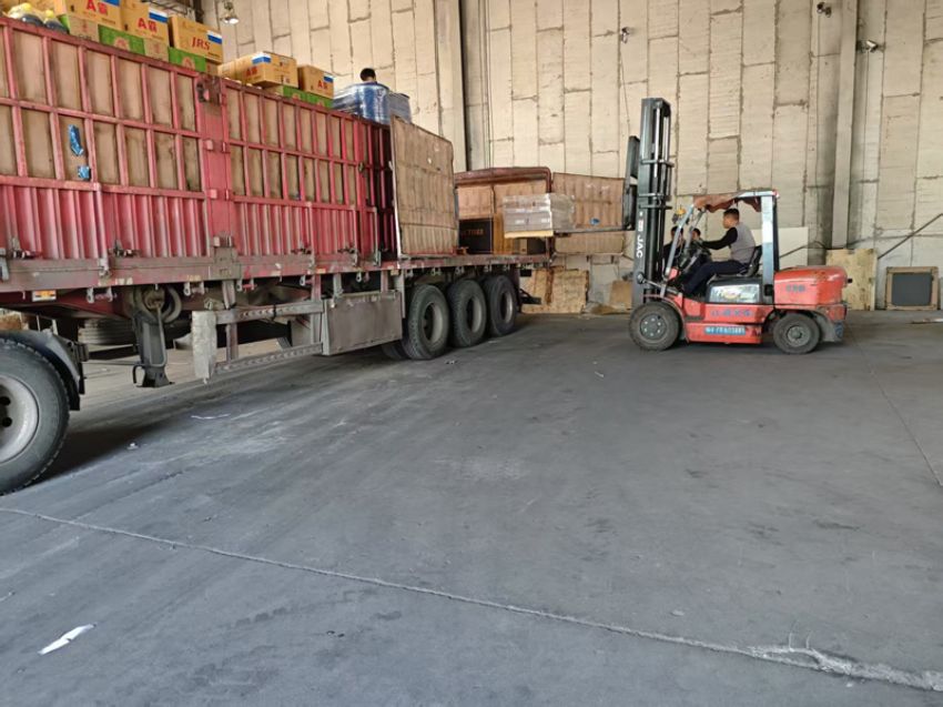 點擊查看詳細信息<br>標題：發(fā)貨現(xiàn)場 閱讀次數(shù)：0