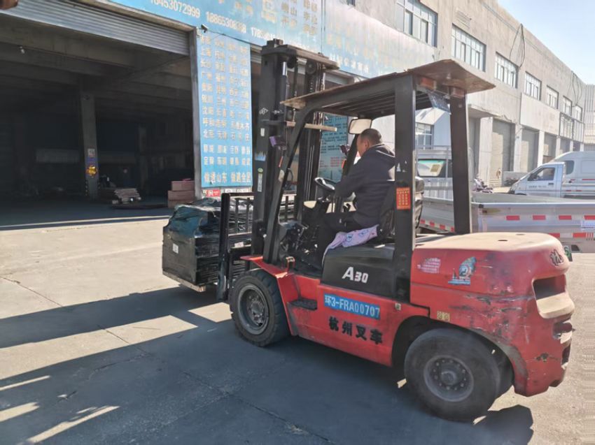 點擊查看詳細信息<br>標題：發(fā)貨現(xiàn)場 閱讀次數(shù)：0