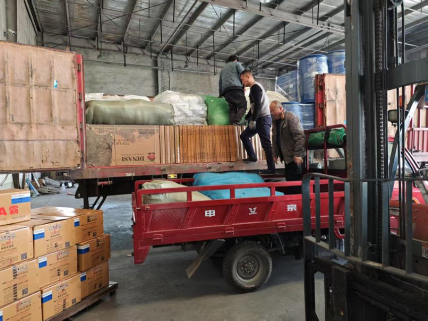 點擊查看詳細信息<br>標題：發(fā)貨現(xiàn)場 閱讀次數(shù)：0