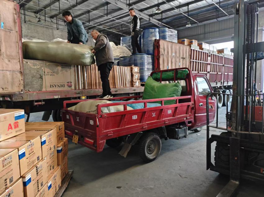 點擊查看詳細信息<br>標題：發(fā)貨現(xiàn)場 閱讀次數(shù)：0